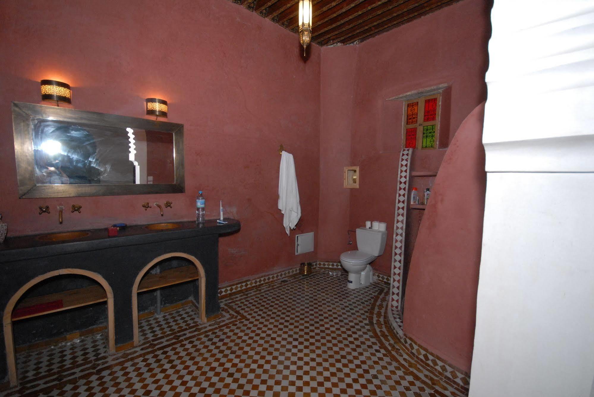 R'Mila Medina Fez Hotel ภายนอก รูปภาพ